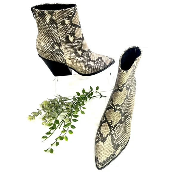 Dolce Vita Womens Snakeskin Print Leather Ankle Boots Size 9.5 Issa NEW - Picture 2 of 15